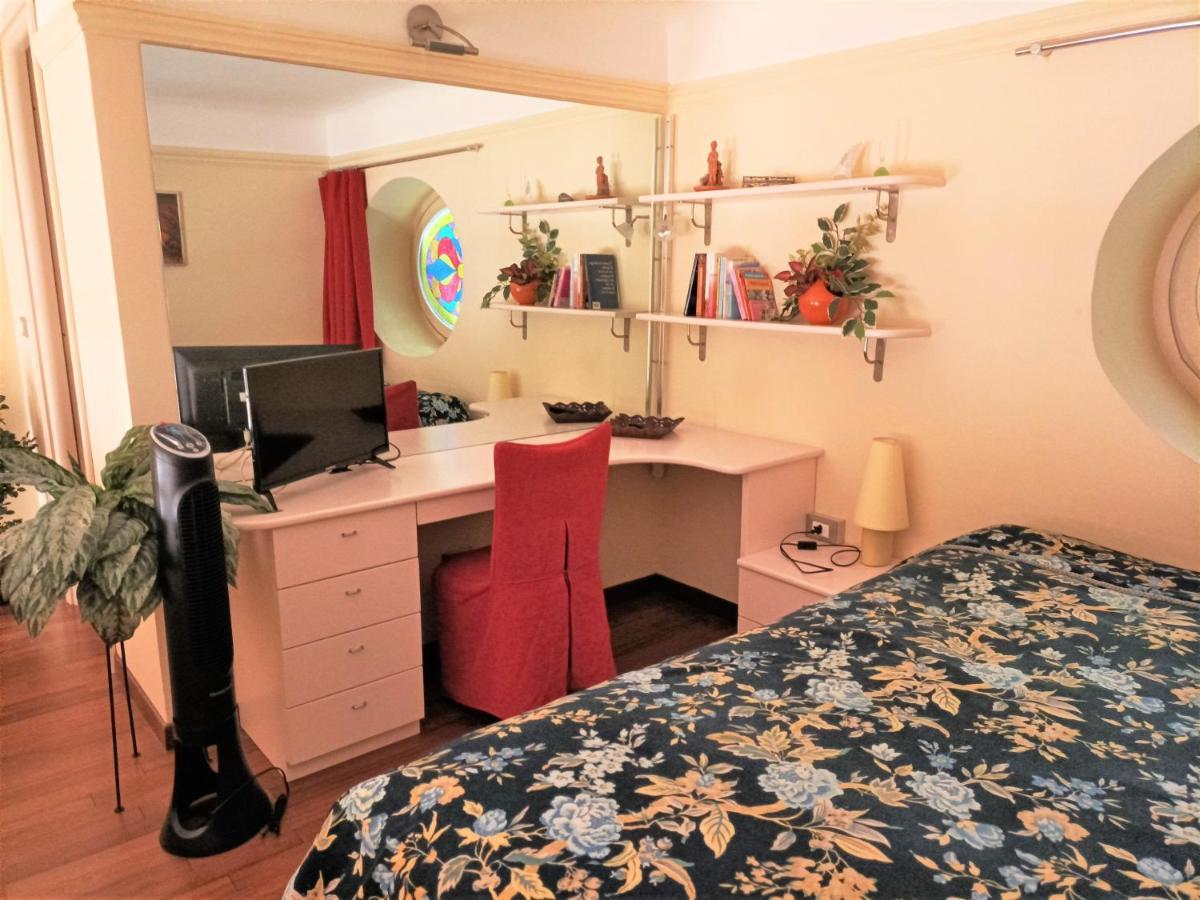 Casa Alexandra In Centro E A Pochi Passi Dal Mare Apartment อิมเปรีอา ภายนอก รูปภาพ